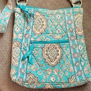 Vera Bradley crossover bag